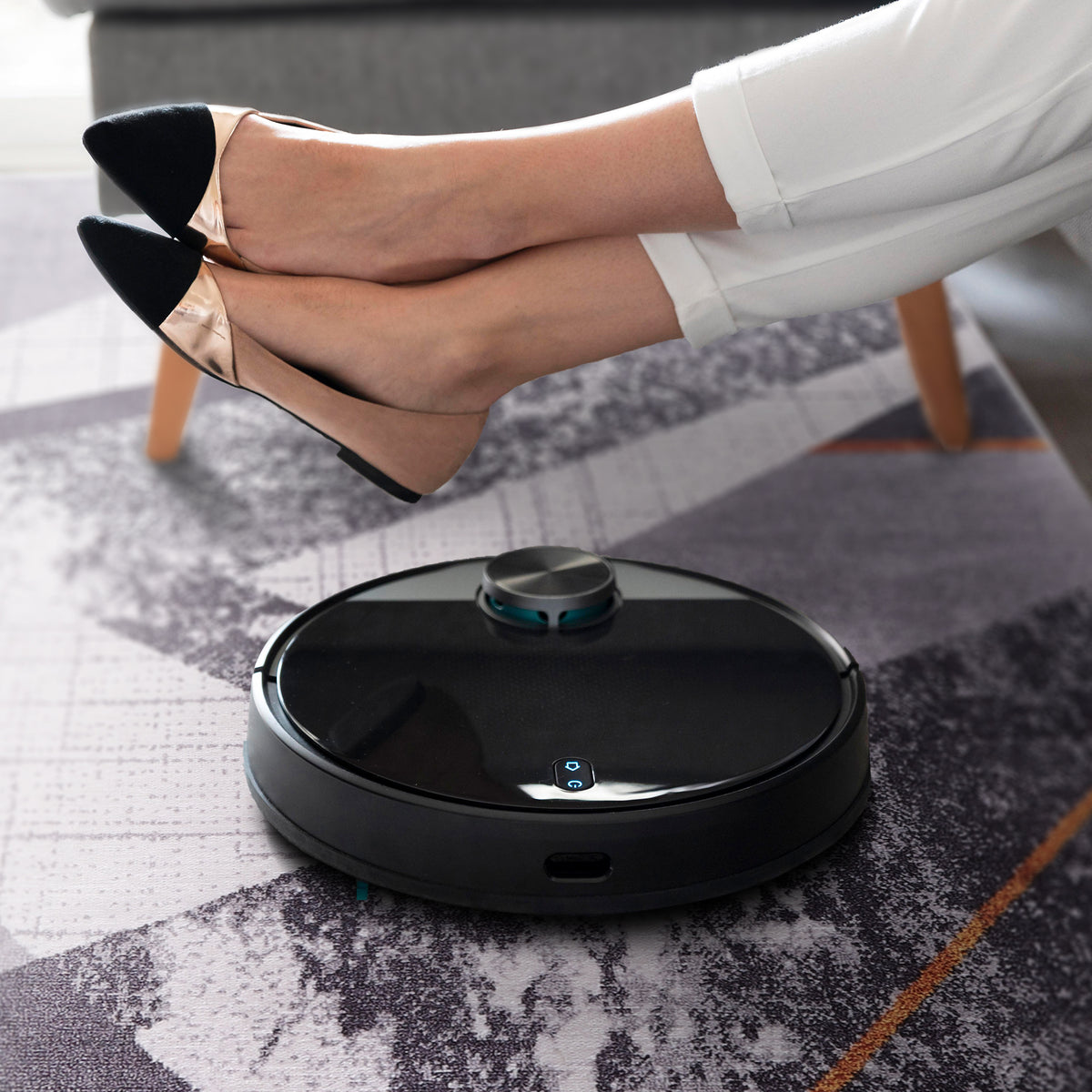 RW1005 washable chenille area rug, robot vacuum