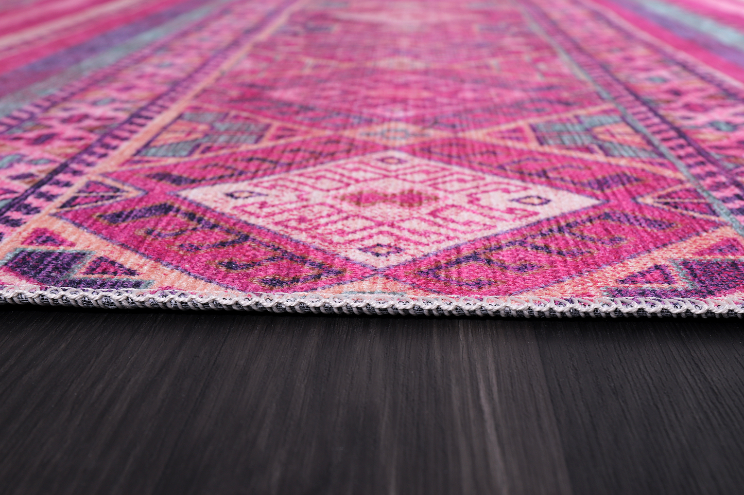 RW1322A washable chenille rug texture and pattern detail