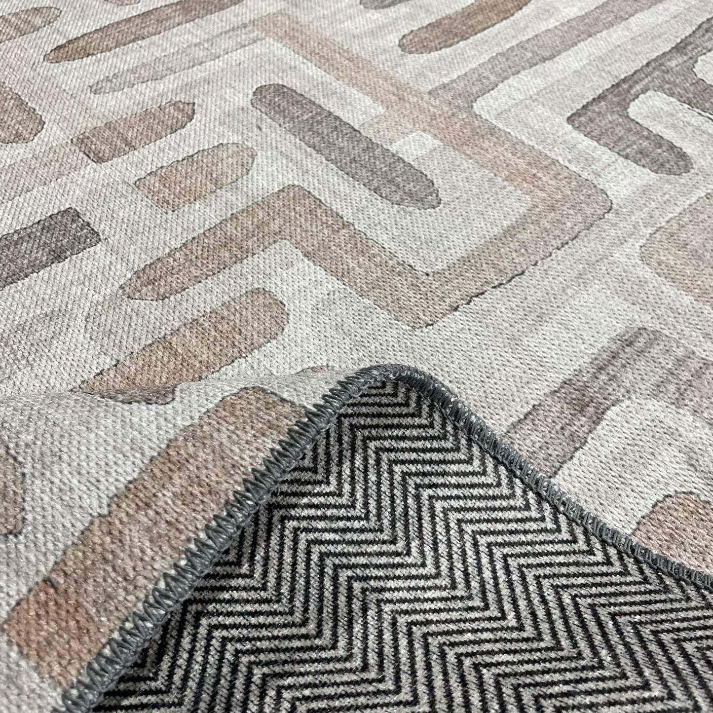 RW7004 washable chenille rug texture and pattern detail