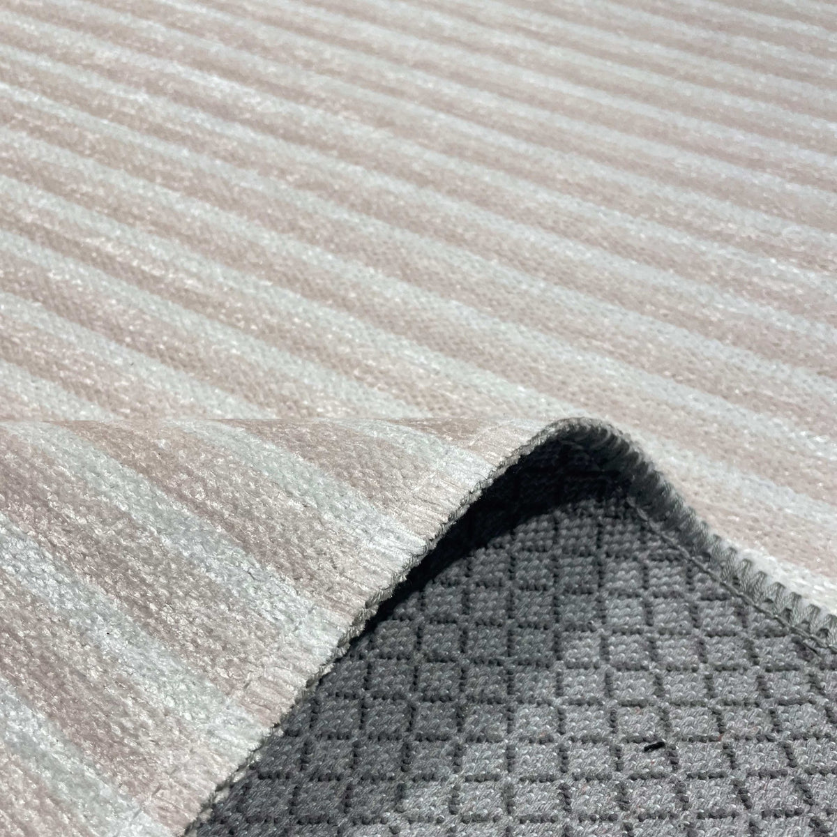 RW7110 washable chenille rug texture and pattern detail